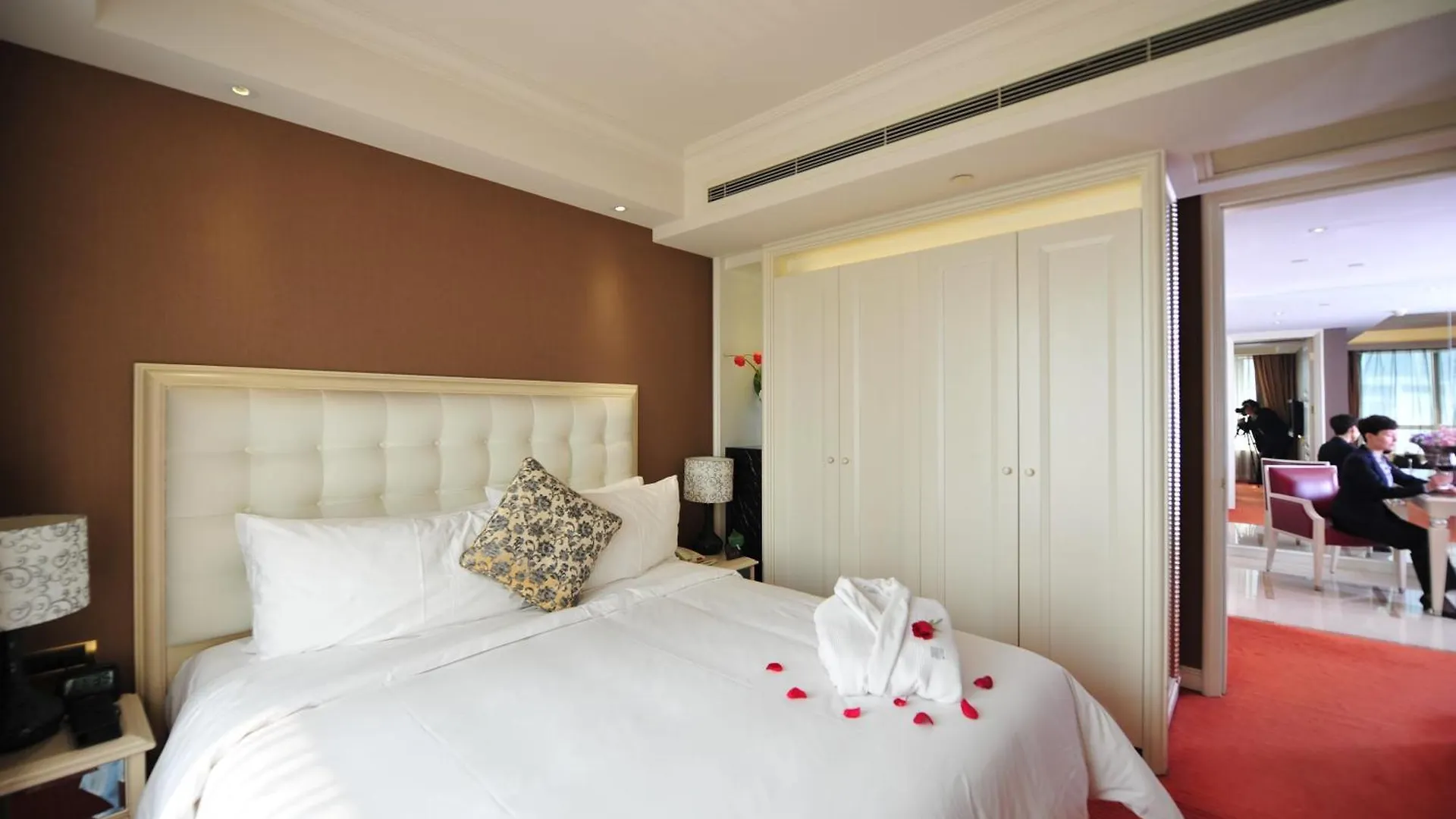 Wealthy All Suite Hotel Suzhou Suzhou